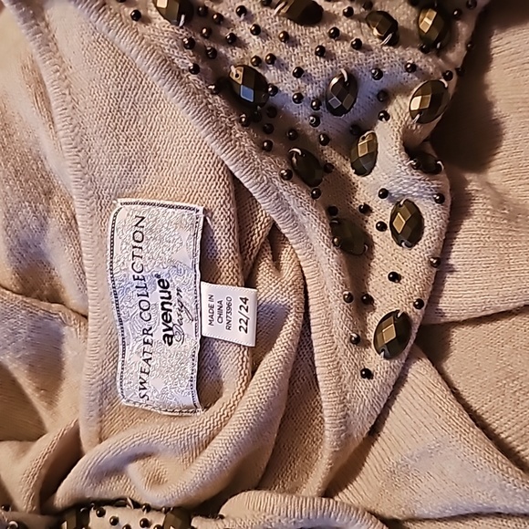 Size 22/24w blouse from sweater collection by avenue design - Picture 5 of 5